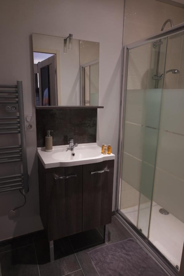 Duplex Charmant Idealement Situe Dole Exterior photo
