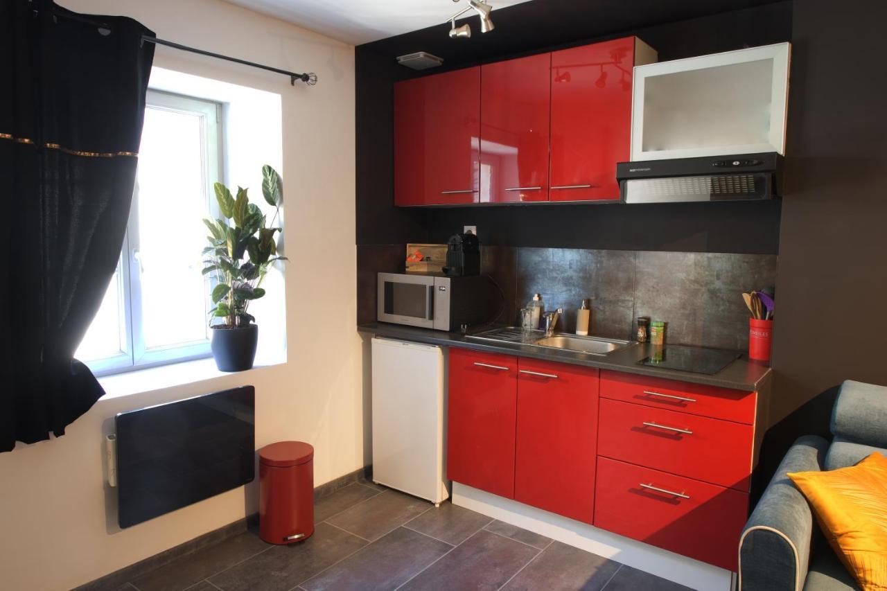 Duplex Charmant Idealement Situe Dole Exterior photo